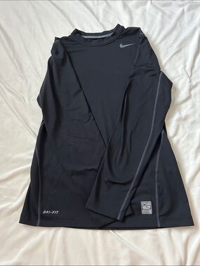 Men’s Long Sleeve Nike Shirt
